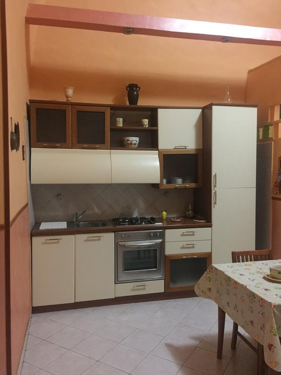 Don Vincenzo's home Napels Buitenkant foto